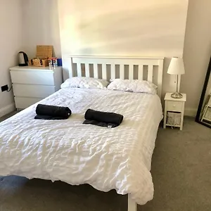 Double Haggerston Homestay London