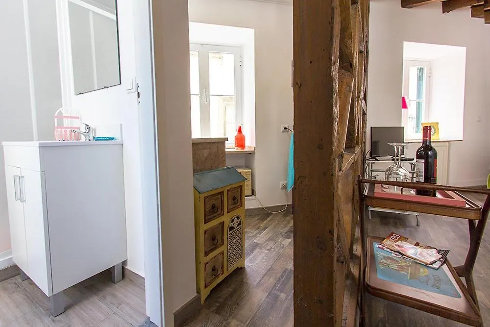 Madragoa - Plus Lisbon Apartment