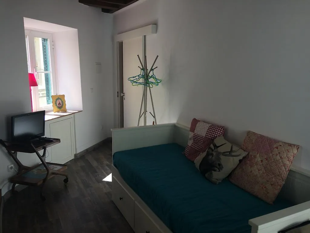 Madragoa - Plus Lisbon Apartment