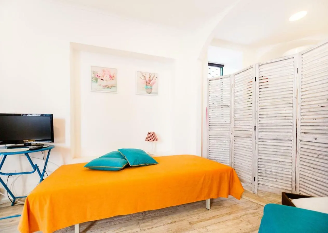 Madragoa - Plus Lisbon Apartment
